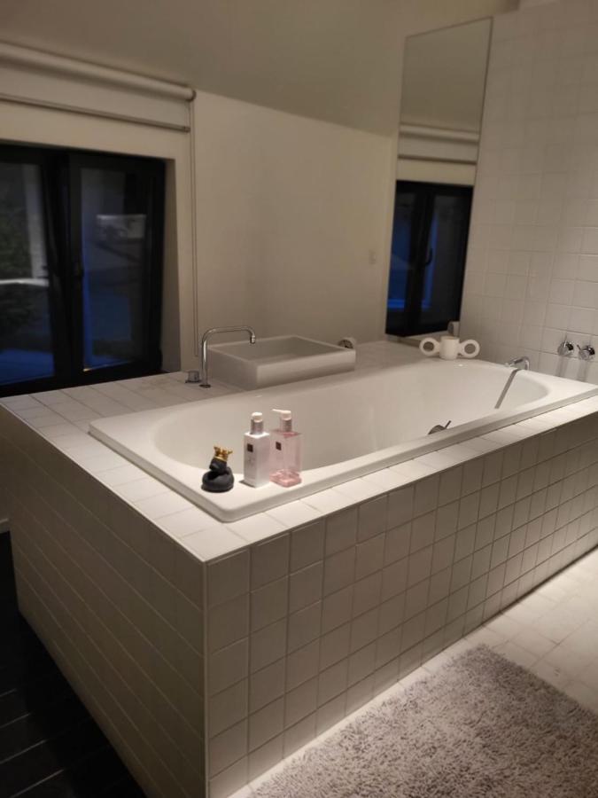 Gezellige Moderne Woning Met Zwemvijver Halle  Luaran gambar